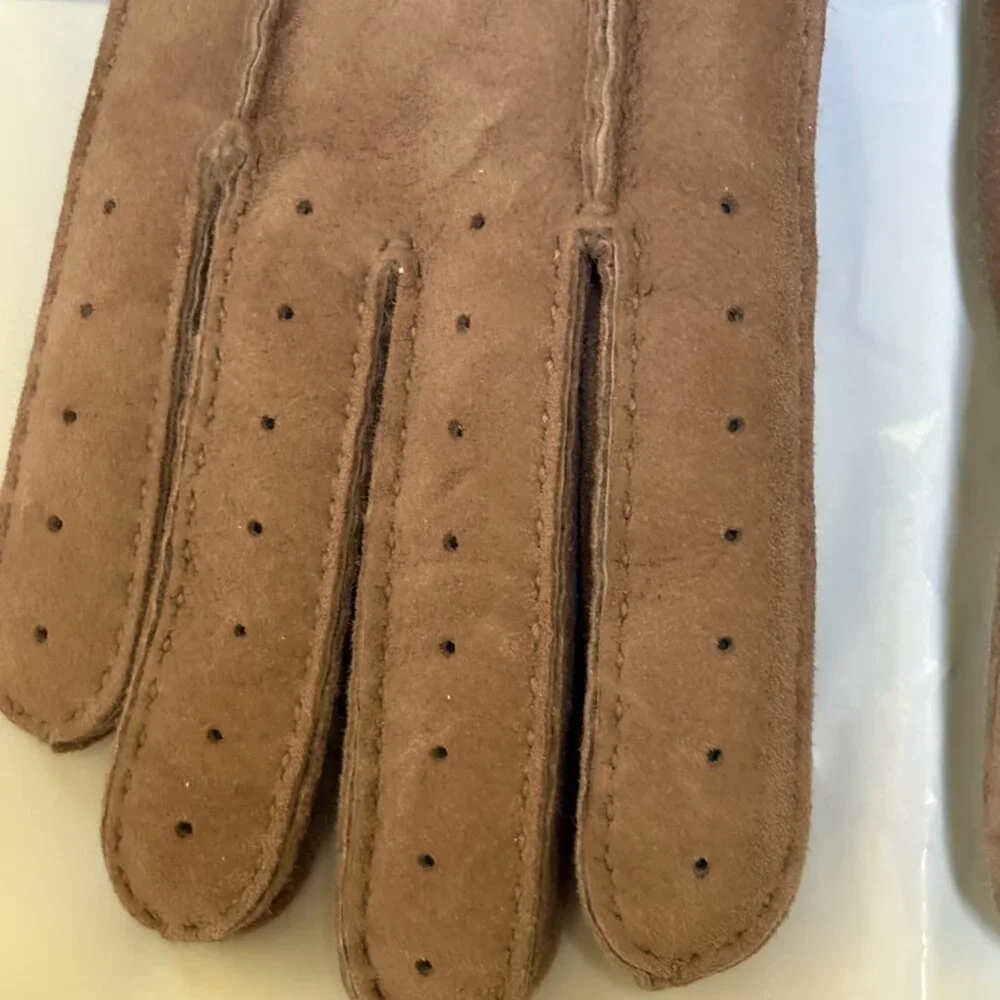 UGG Sz L Classic Perforated Genuine Shearling Warm Gloves Stormy Grey $155